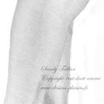Dessin au crayon graphite d'une jambe de femme